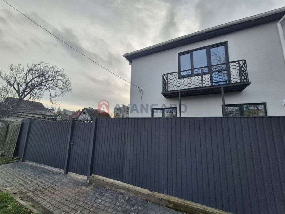 Продаж будинку з ремонтом / Є-відновлення