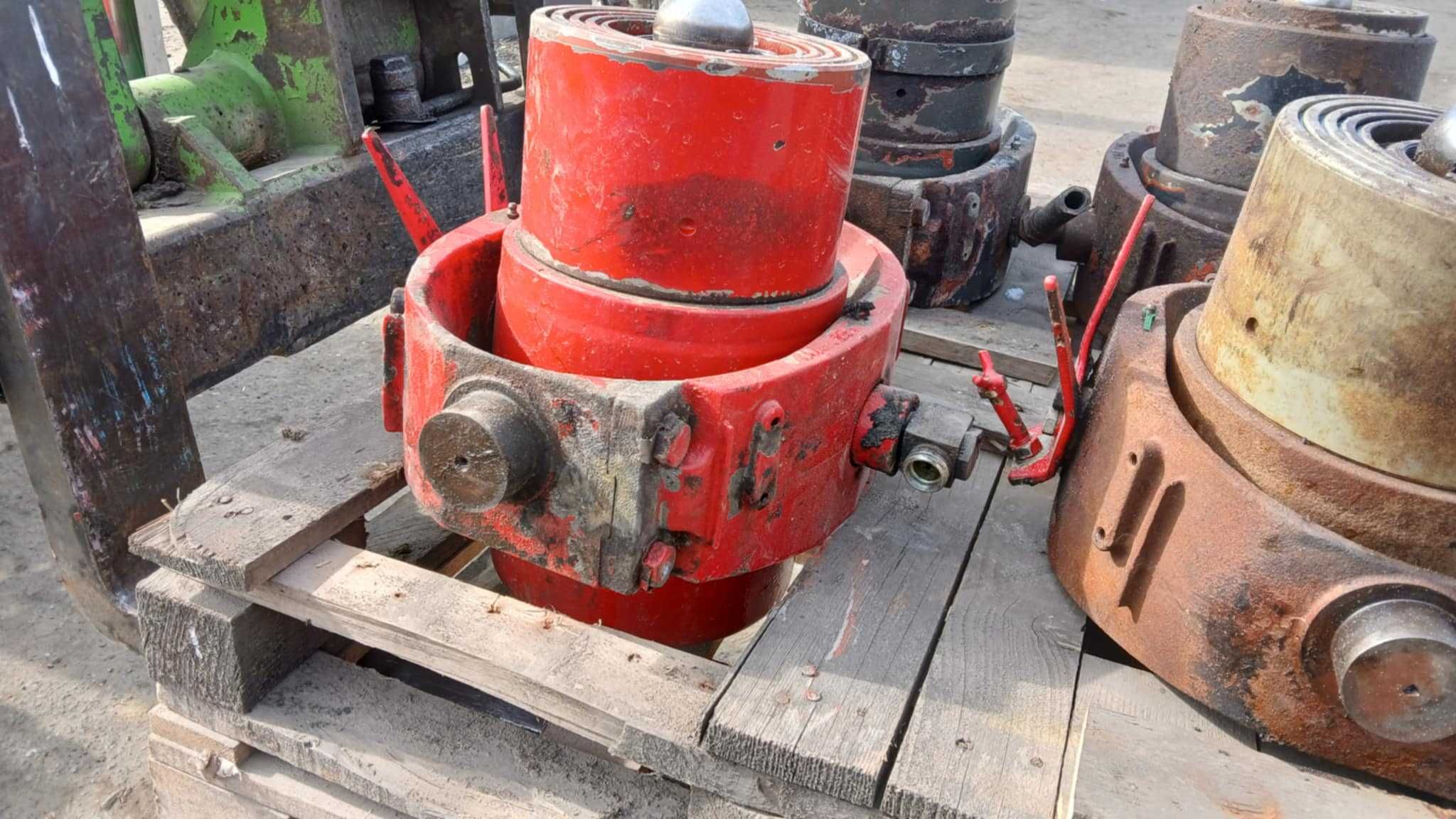 Tłok wywrotu 25 T NUMMI siłownik wywrotu 2650mm skoku kołyska