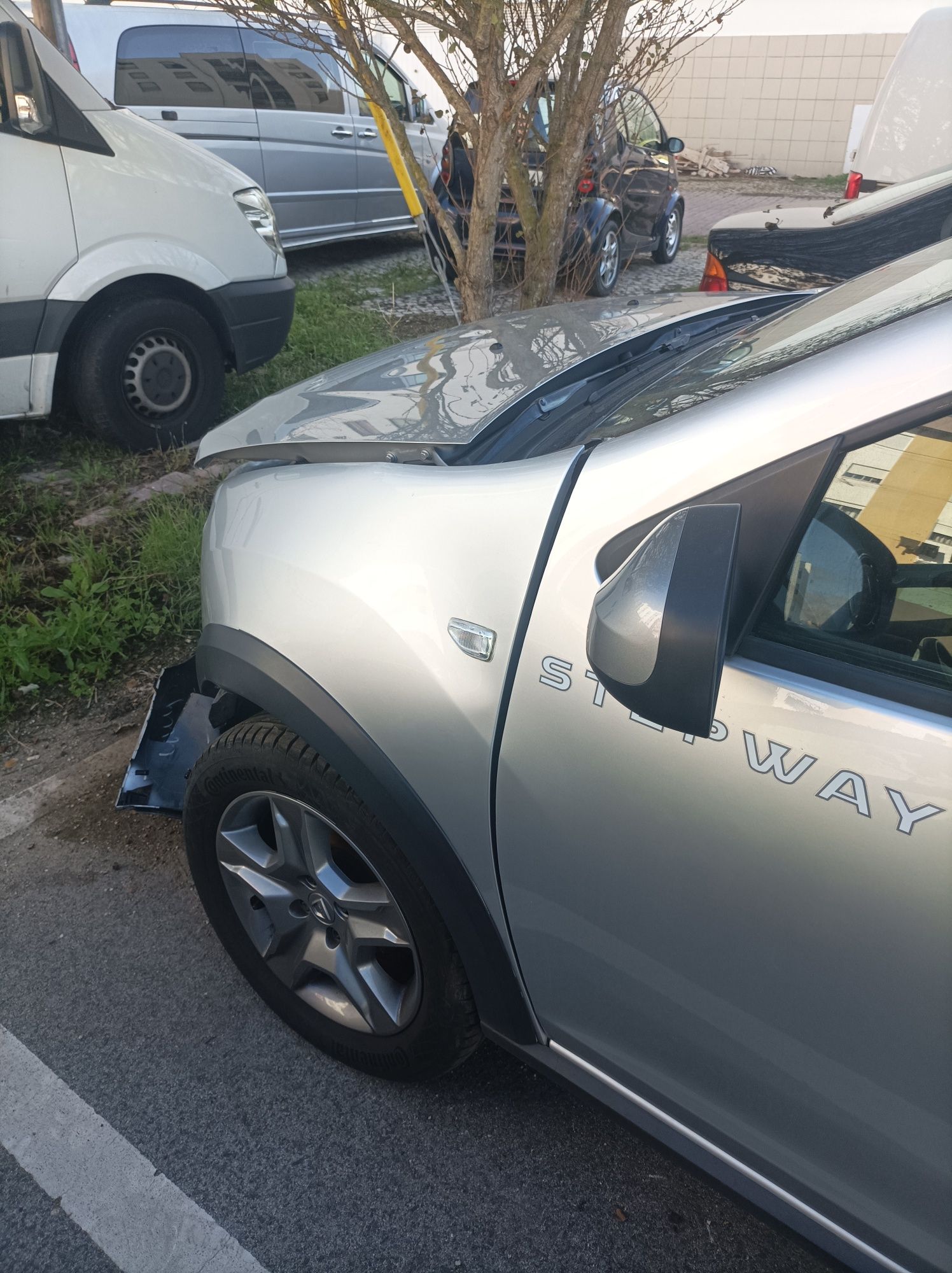 Dacia Sandero stepway 1.5dci acidentado