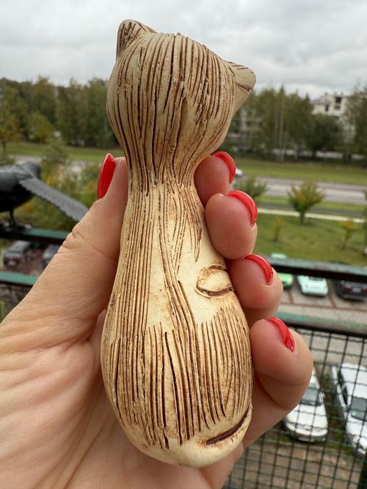 Ceramiczna figurka kota, kociaka. Ręcznie wykonana. Nowa.