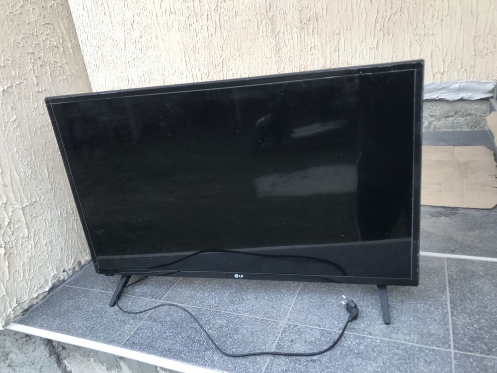 Продаю телевізор LG 32LJ500V-ZB на запчасти