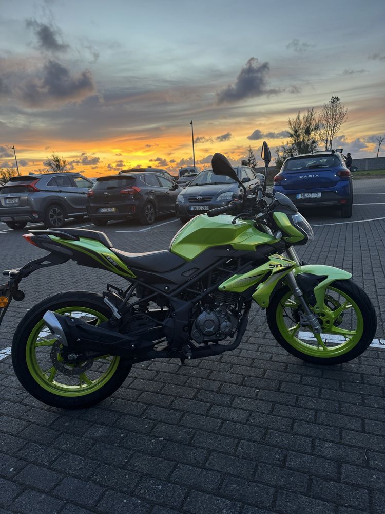 Moto Benelli 125