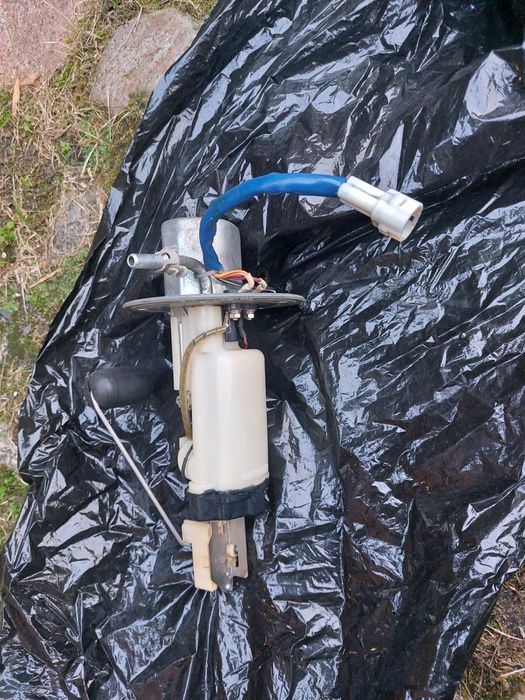 Pompa paliwa Suzuki GSXR 1000 K5 K6