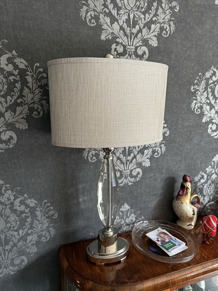 Lampa stojąca w stylu glamour