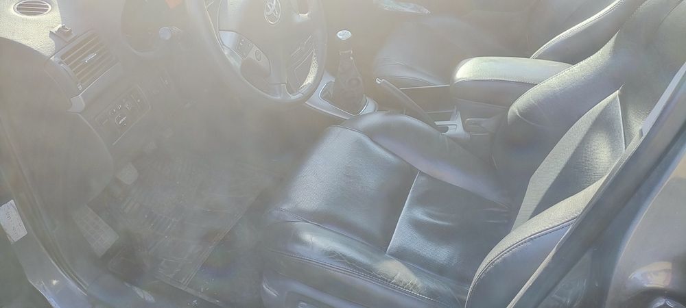 Тайота авенсіс 2007