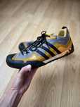 Трекінгові кросівки adidas оригінал( устілка 30)