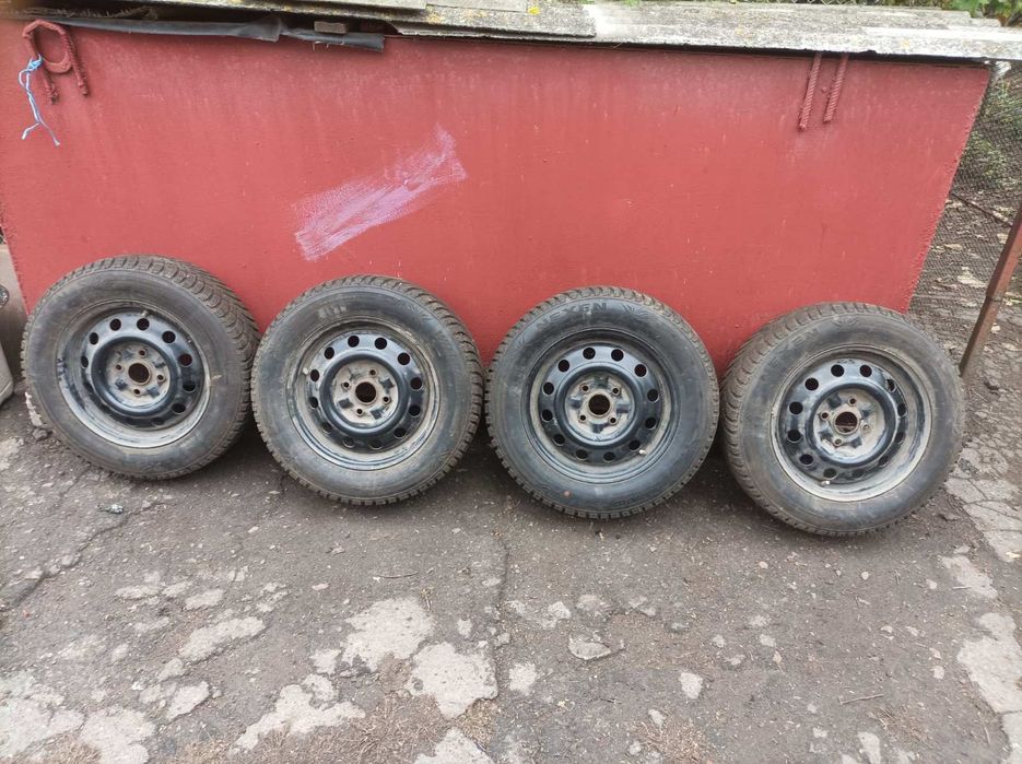 Резина зимова r15
