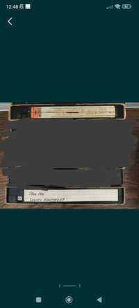 Dwie kasety VHS z filmami