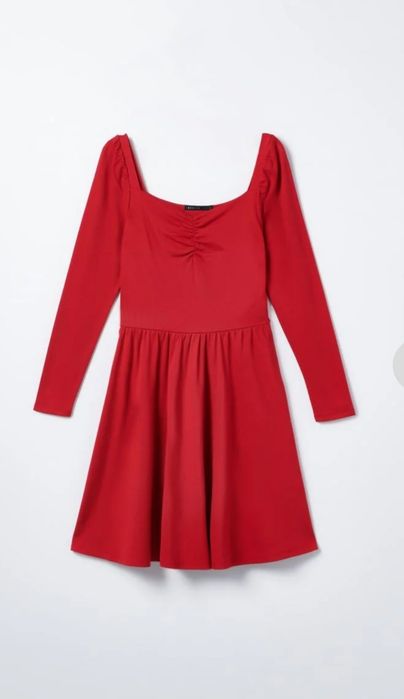 Świąteczna czerwona sukienka Mohito sesja święta Mikołajki Plus Size