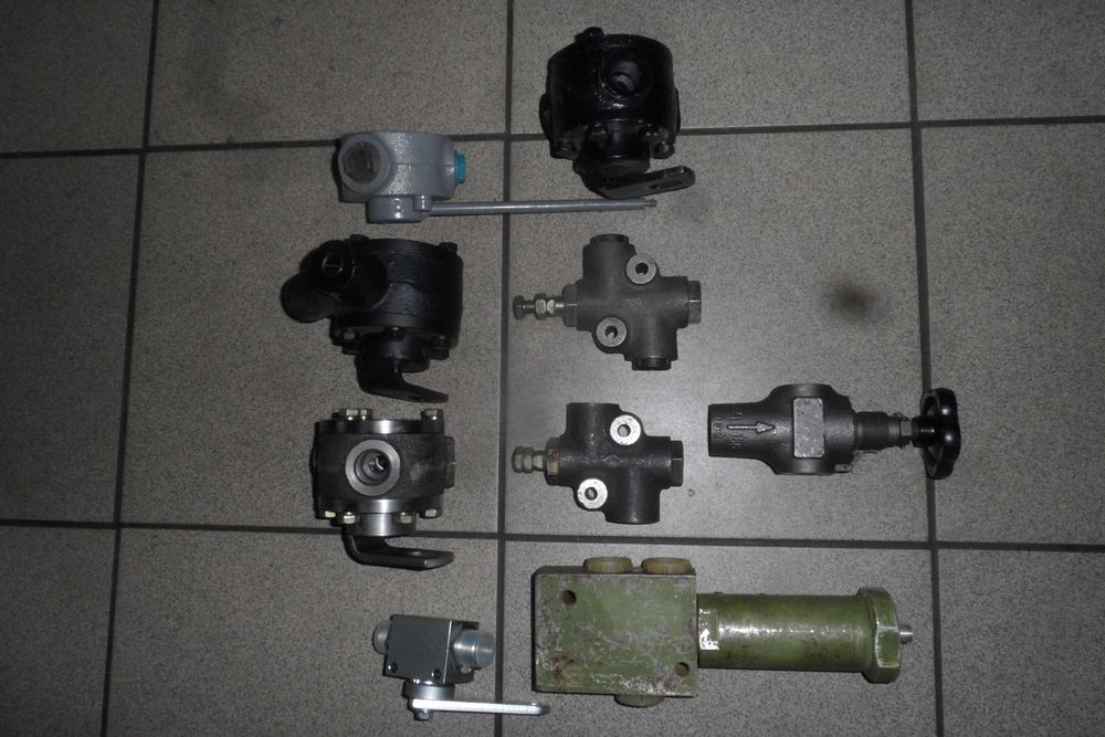 Kule wywrotu przyczepy samochodu kiper siłowniki zawory