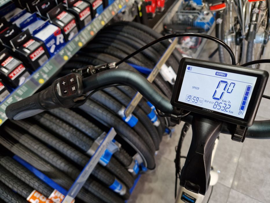 Rower elektryczny Giant Prime