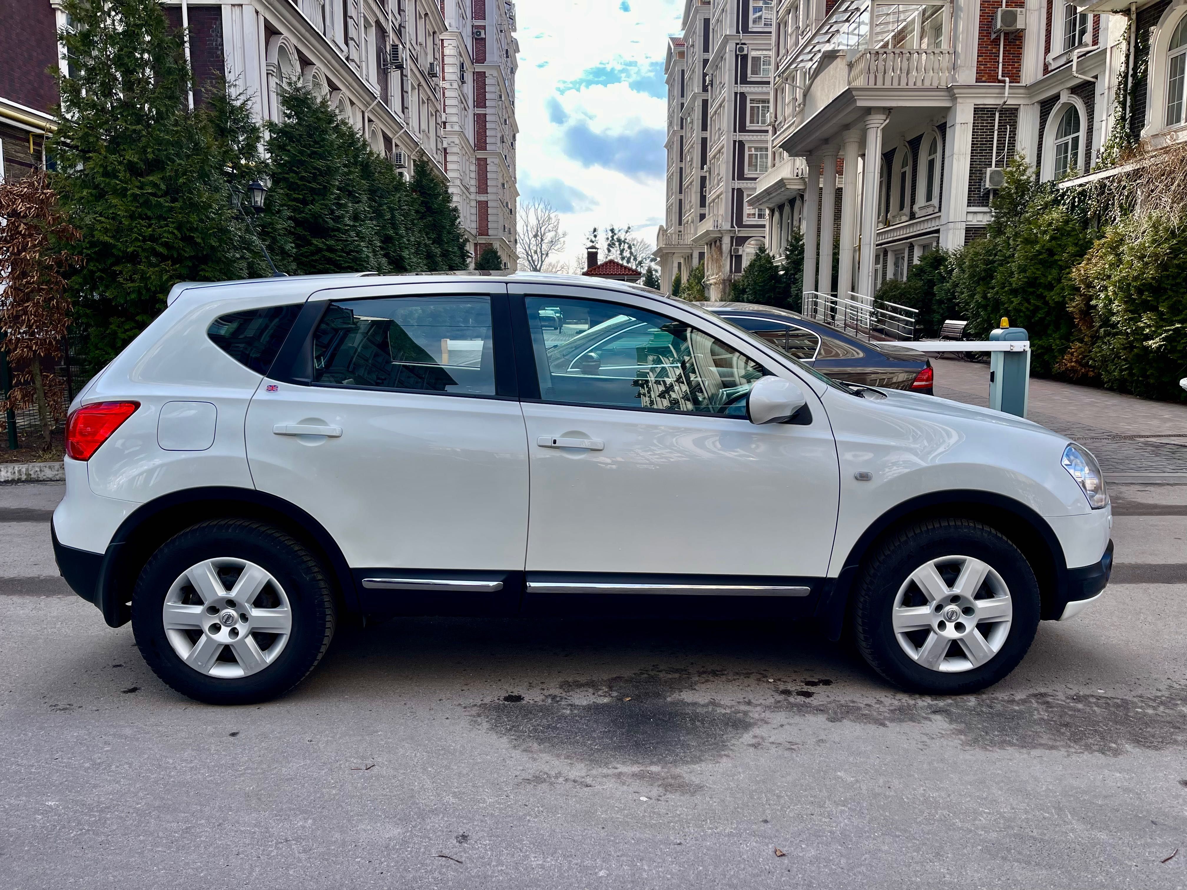 Nissan QASHQAI 4x4 2.0 dCi automat, panorama