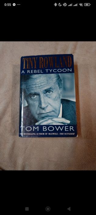 Livro "tiny rowland - a rebeld tycoon"