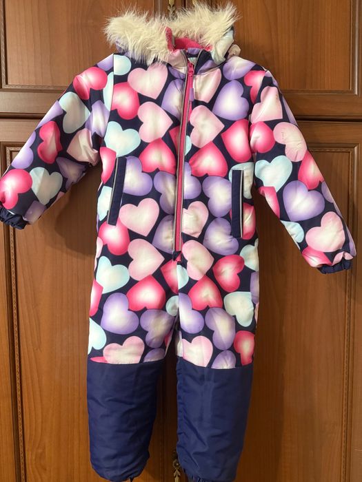 Продам зимовий комбінезон на дівчинку 104р