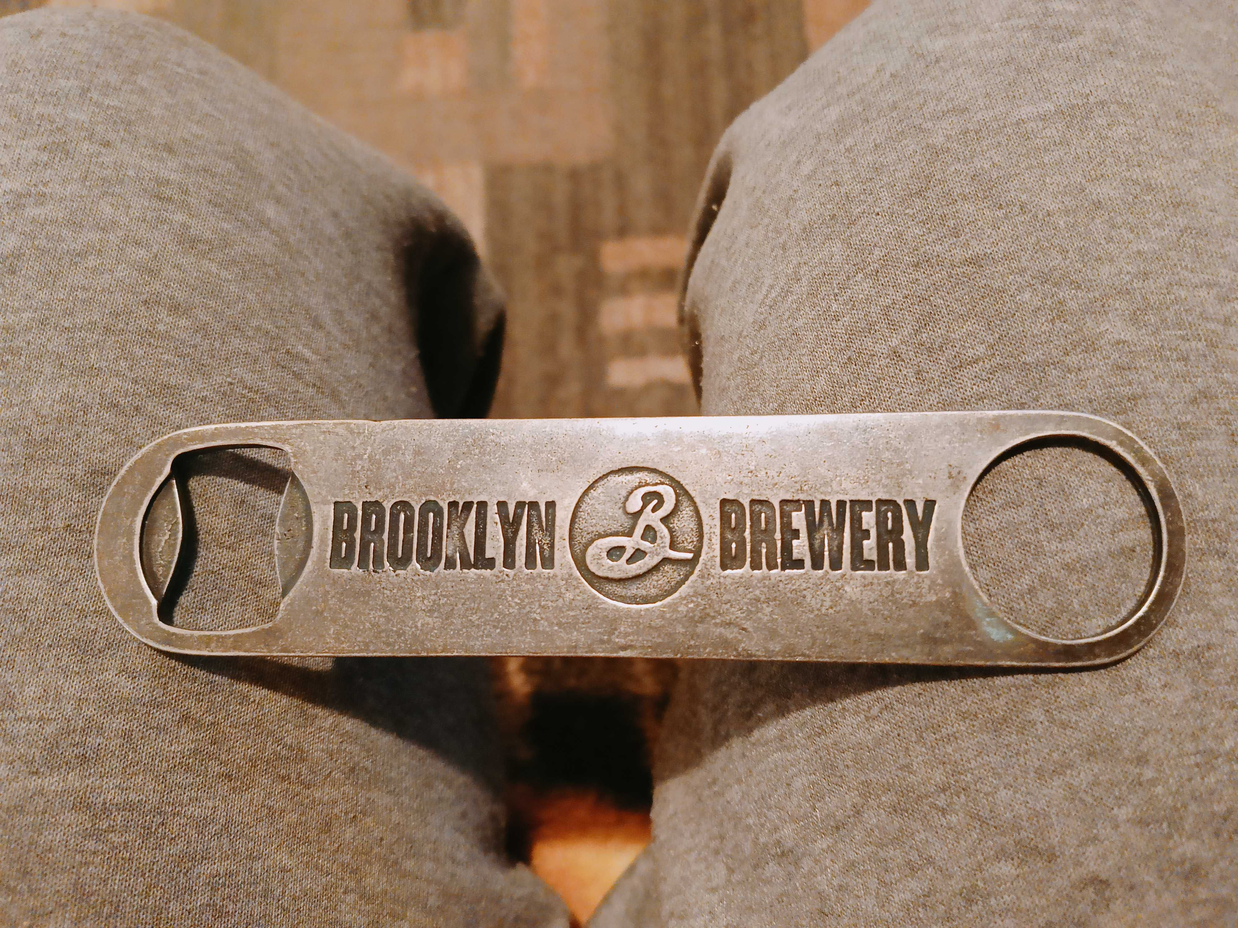 Metalowy otwieracz do piwa Brooklyn Brewery