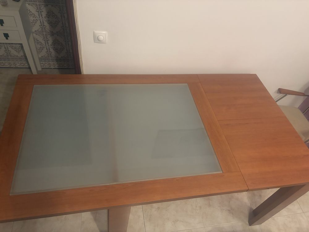Mesa de jantar + 4 cadeiras