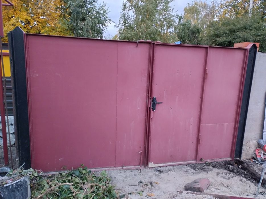 Ворота в'їздні металеві