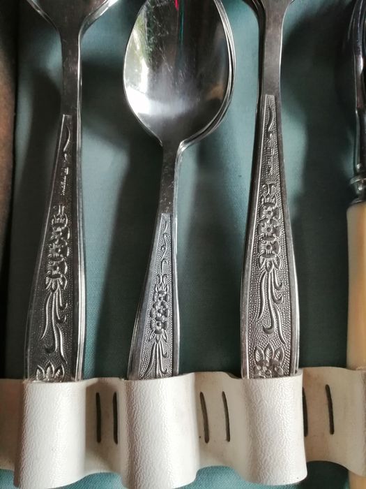 Zestaw sztućców z PRL-u