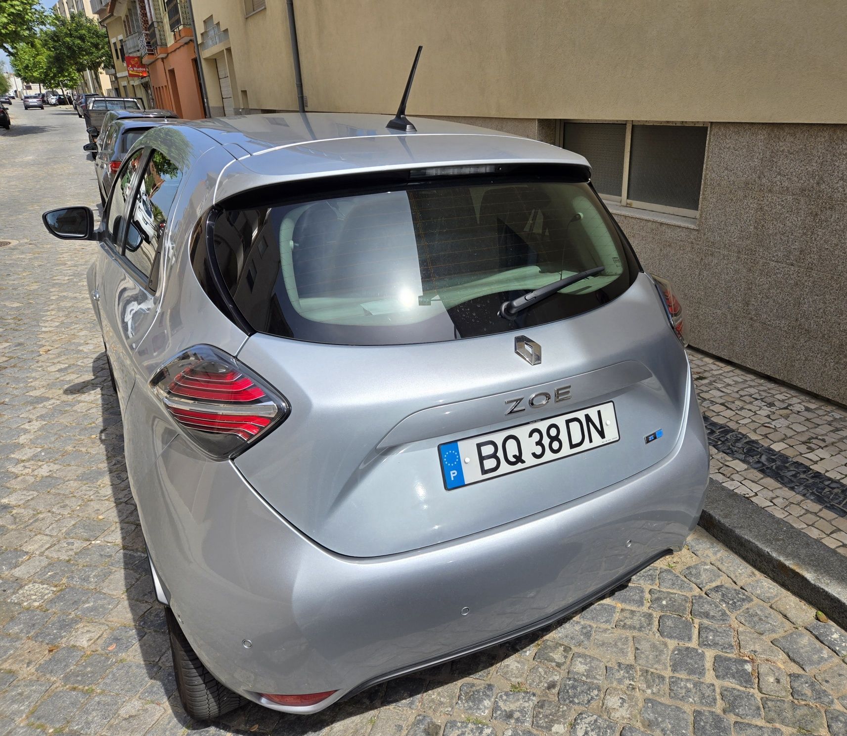 Renault ZOE Intense 50kWh – 2021 | 100% Elétrico [Bateriz Própria]
Ex