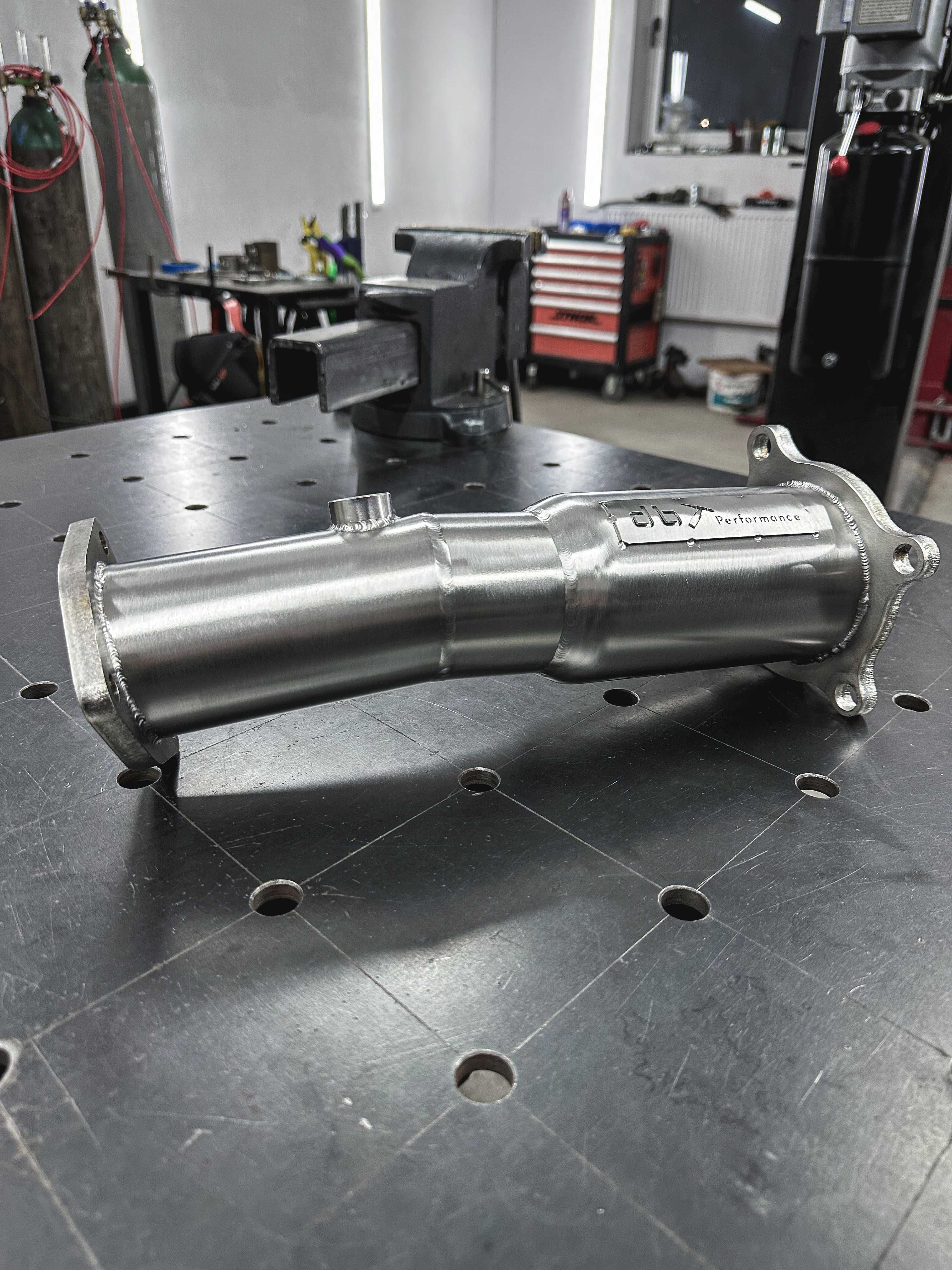 Downpipe Audi A4 B9 / A5 F5 2,0 TFSI