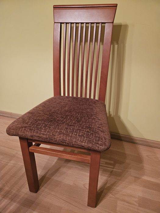 Sprzedam krzesła drewniane tapicerowane