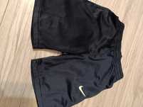 Spodenki Nike 128-134 granatowe