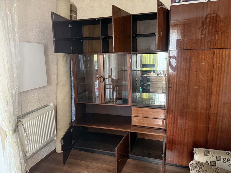 Сервант, шафа, стінка віддам БЕЗКОШТОВНО