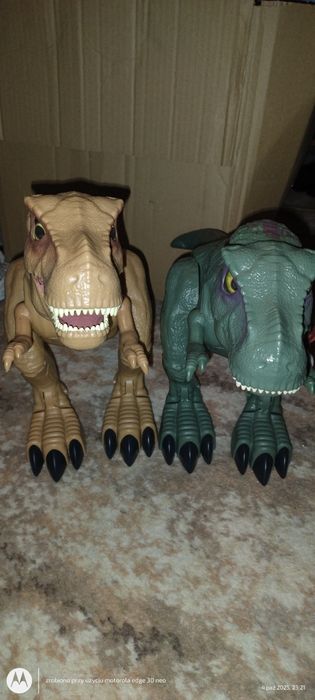 Dwa interaktywne dinozaury