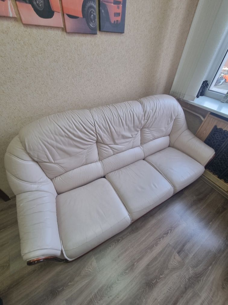 Хімчистка МЕБЛІВ, МАТРАЦІВ, КИЛИМІВ якісно та недорого