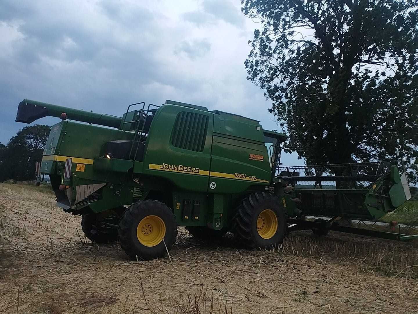 Kombajn zbożowy John Deere WTS CTS 9780i HillMaster z Niemiec stół