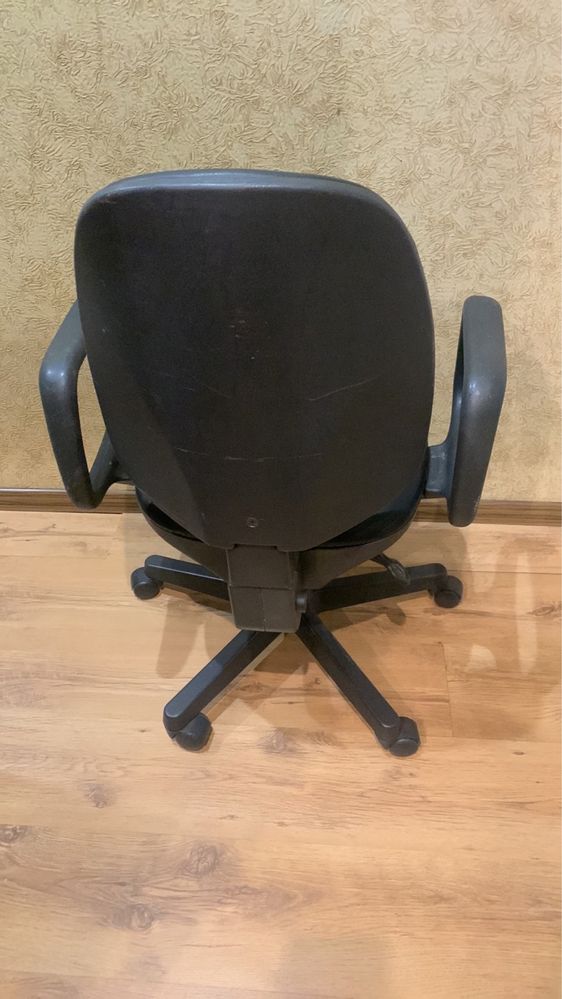Компютерне крісло з Німеччини