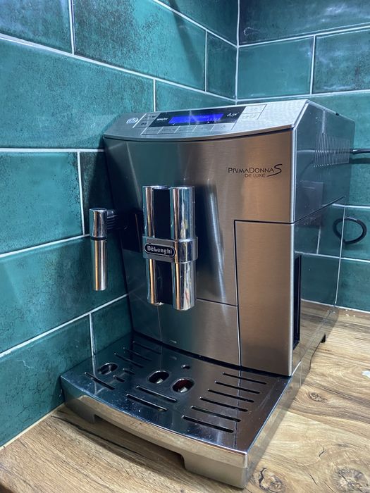 Кавомашина Delonghi primmadonna s