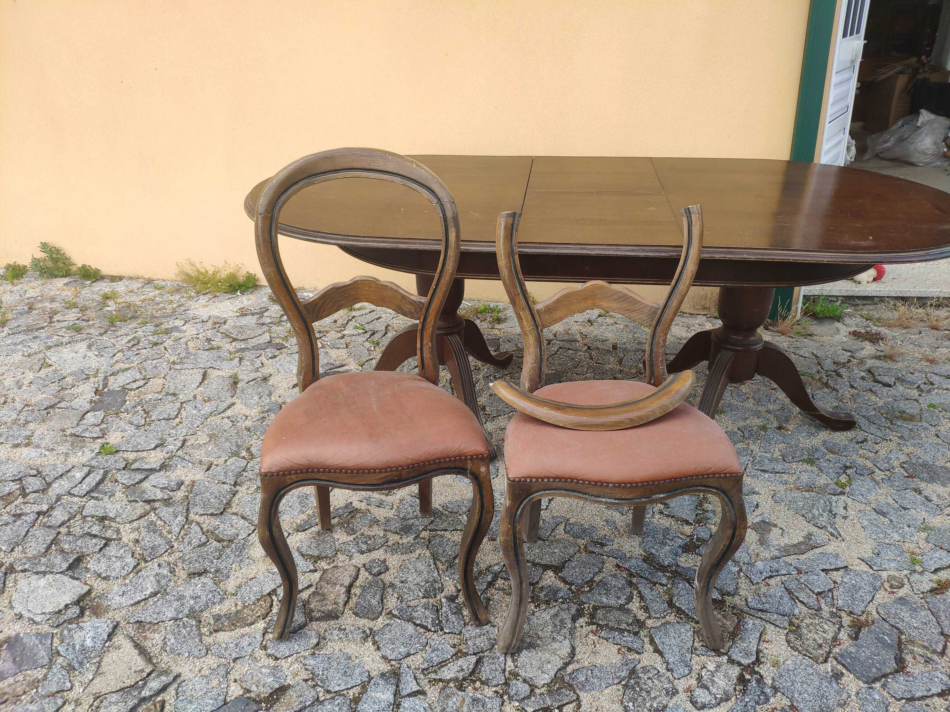 Mesa de Jantar em Madeira + 8 Cadeiras