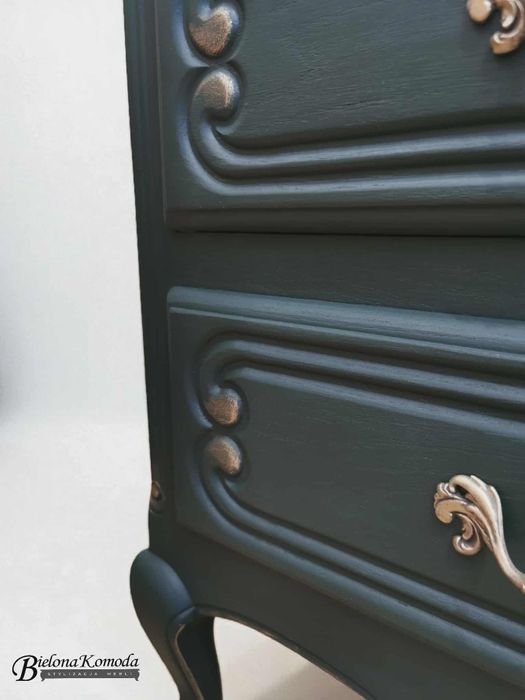 Piękna komoda ludwikowska po odnowieniu butelkowa zieleń złoto