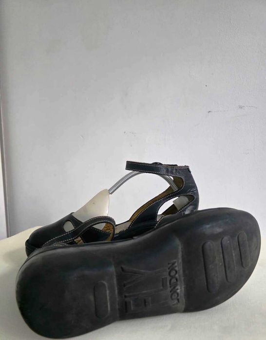 Fly London buty Yunafly