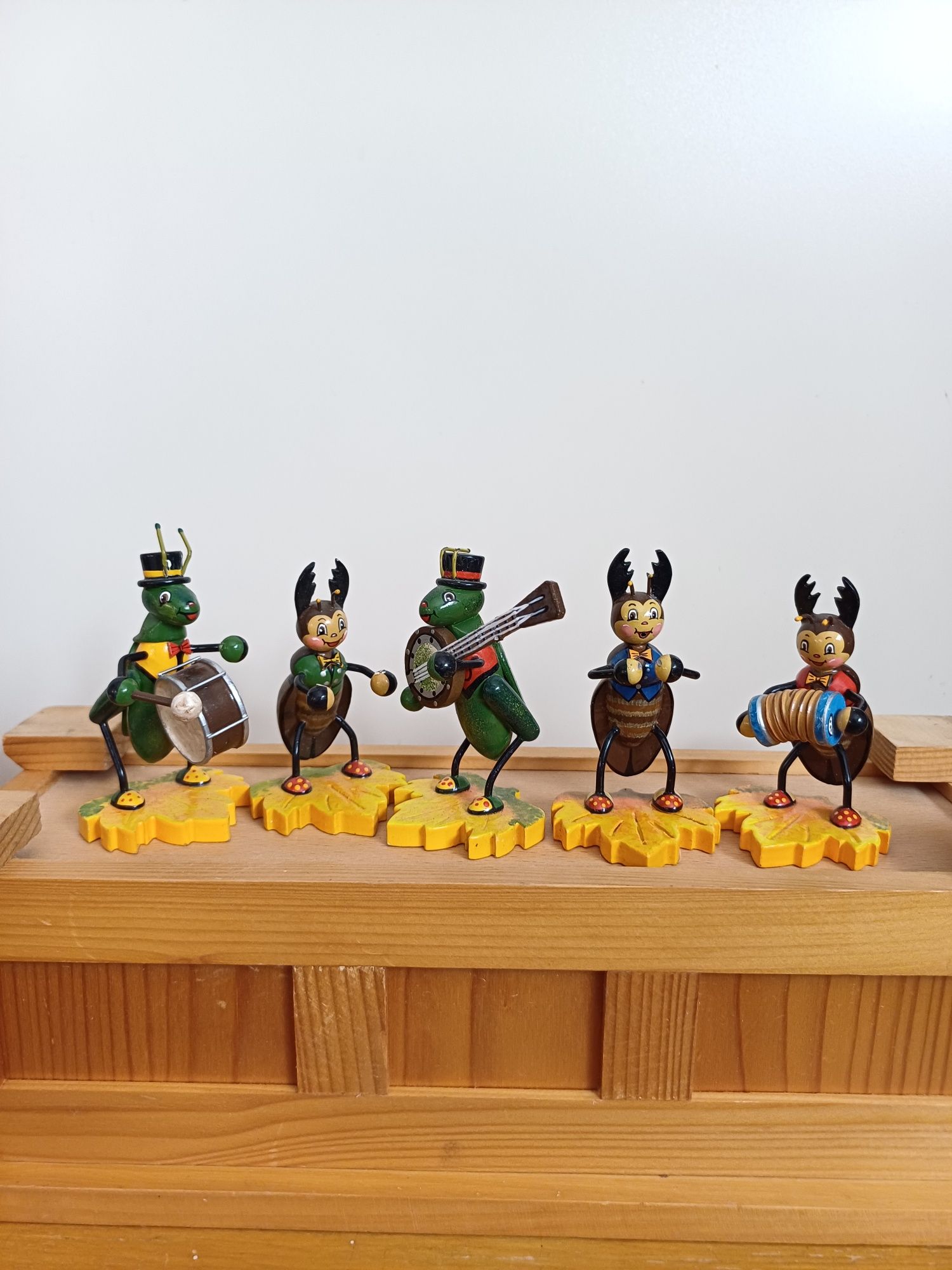 Hubrig drewniane figurki owady kolekcjonerskie retro orkiestra