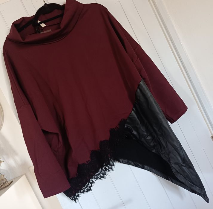Túnica oversise bordeaux com ecopel e renda
