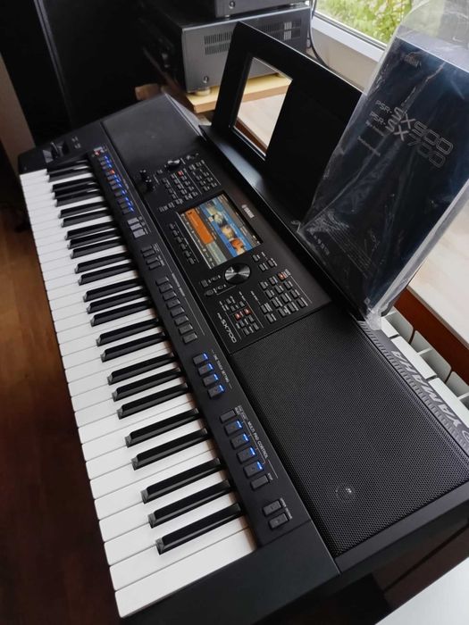 Yamaha PSR SX700