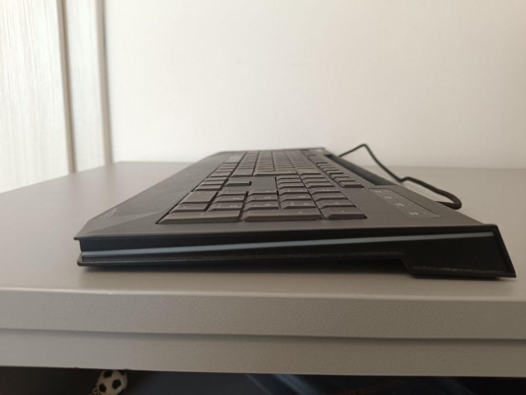 Klawiatura membranowa Genesis Lith 400 RGB X-Scissors Switch Czarny