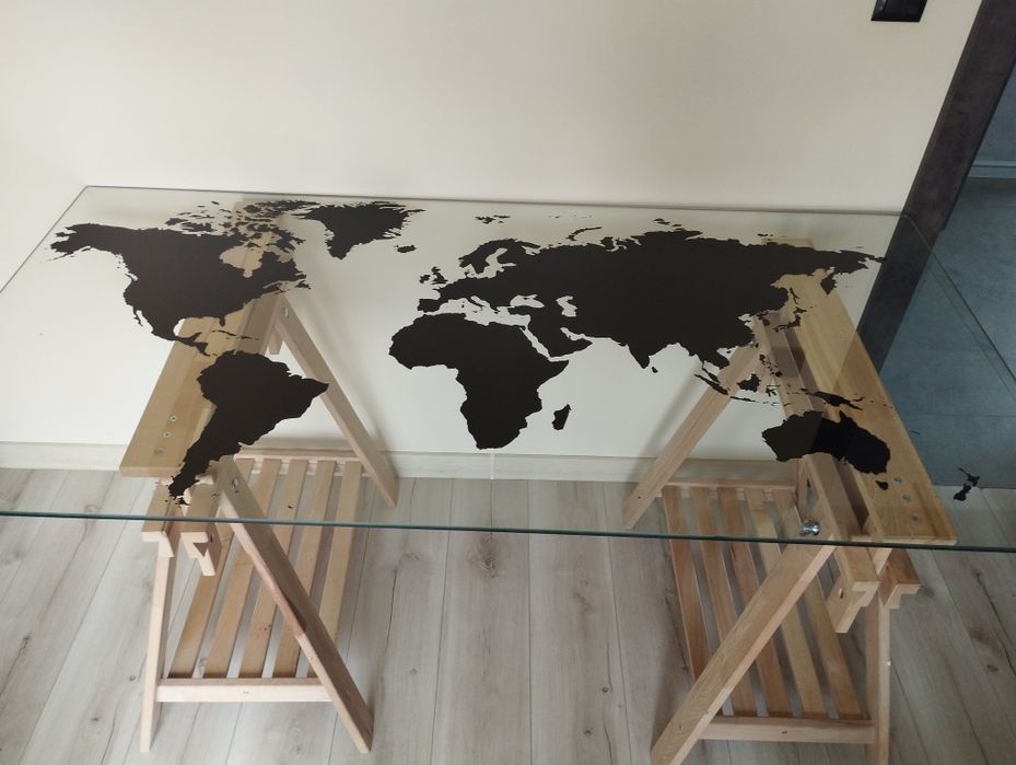 Stolik/ biurko Ikea na kozłach mapa swiata