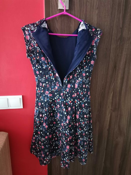 Kolorowa sukienka z podszewką