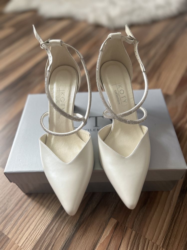 Buty slubne kotyl
