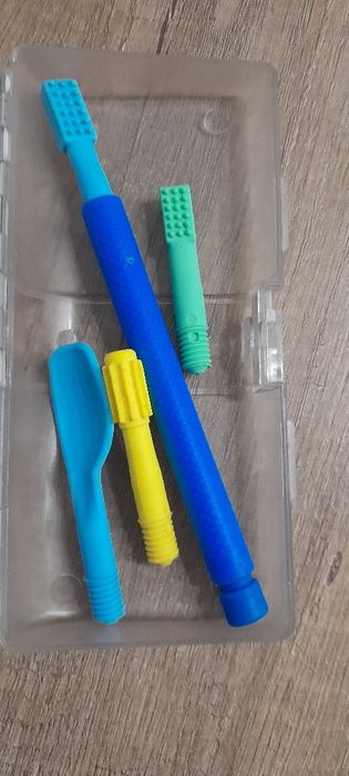 Wibrator masażer logopedyczny