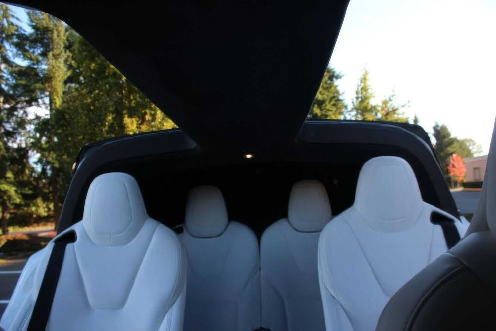 Tesla Model X 75D      2018