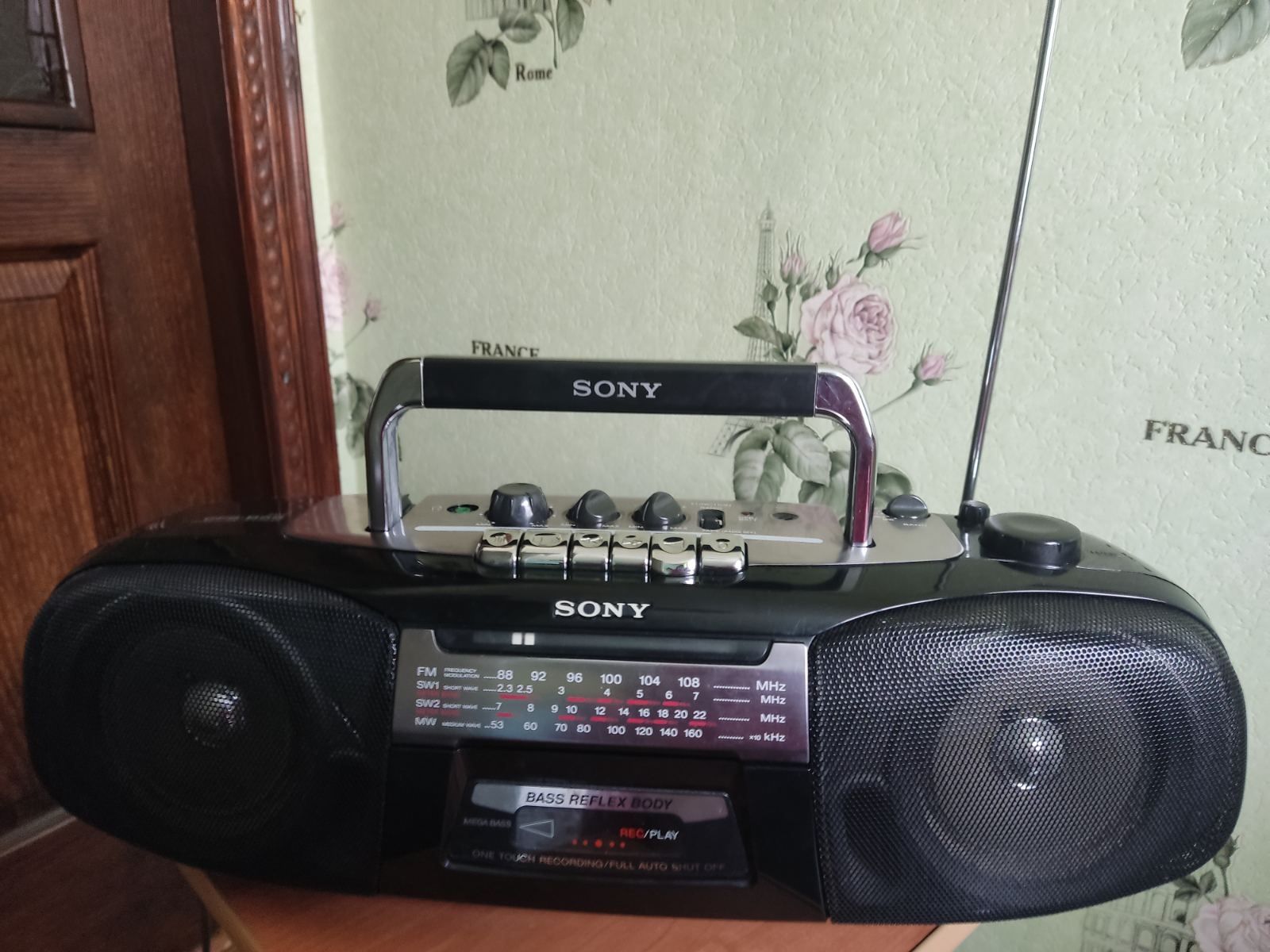 Продам магнитофон Sony