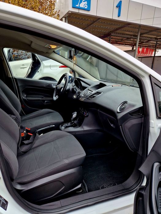 Автомобіль в гарному стані.