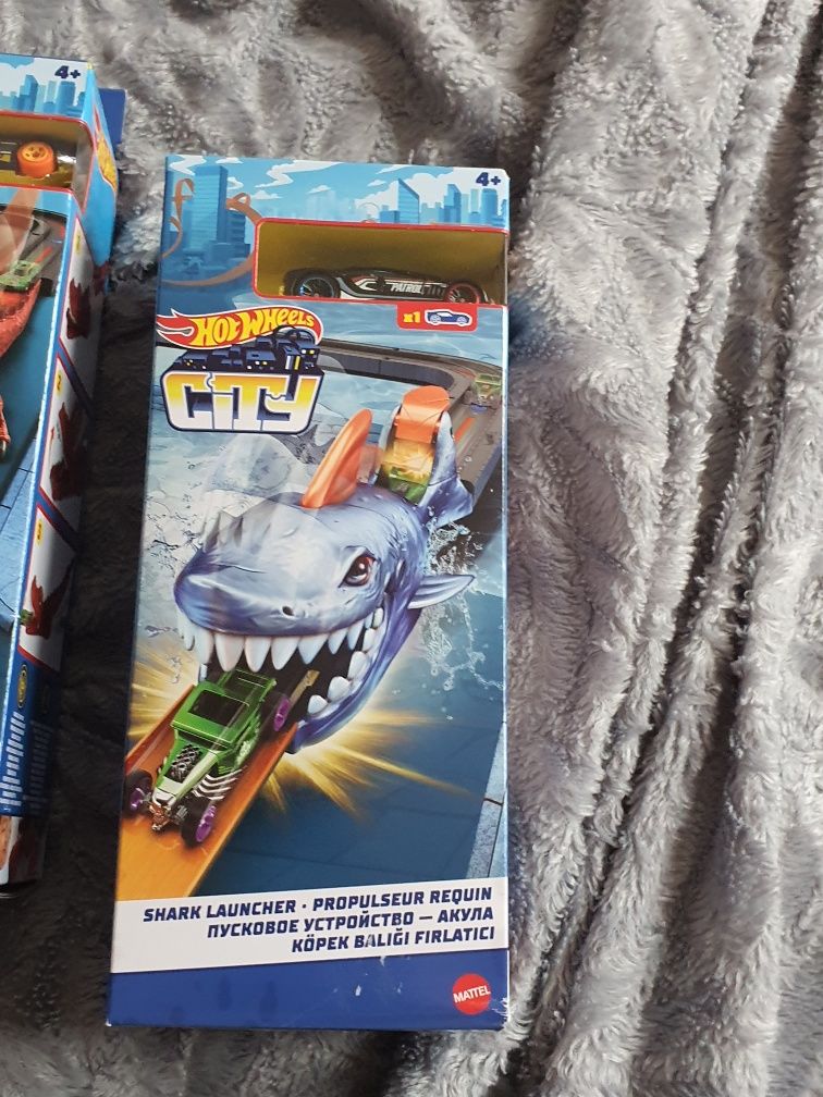 Oferta Dnia okazja 2xSamochodzik Hot wheels z wyrzutnia 2 w cenie 1