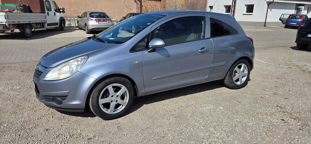 Opel Corsa D 1.2 klima alu z Niemiec zarejestrowana