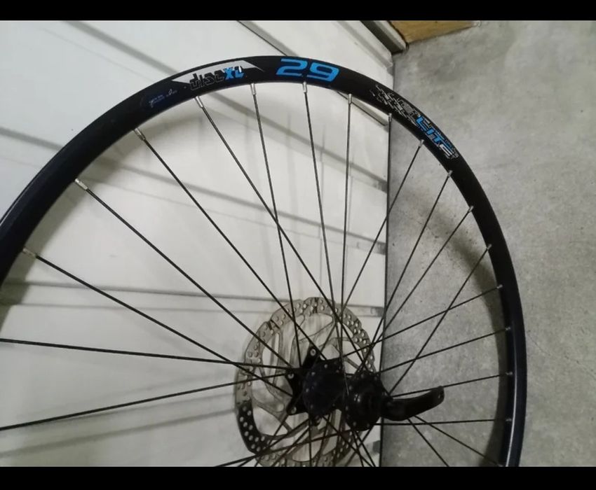 Roda da frente 29 semi-nova