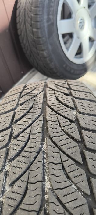 Felgi VW z oponami zimowymi